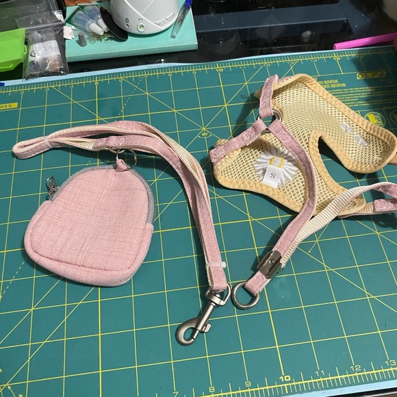 Pets harness leash and small bag - Picture 2 of 3